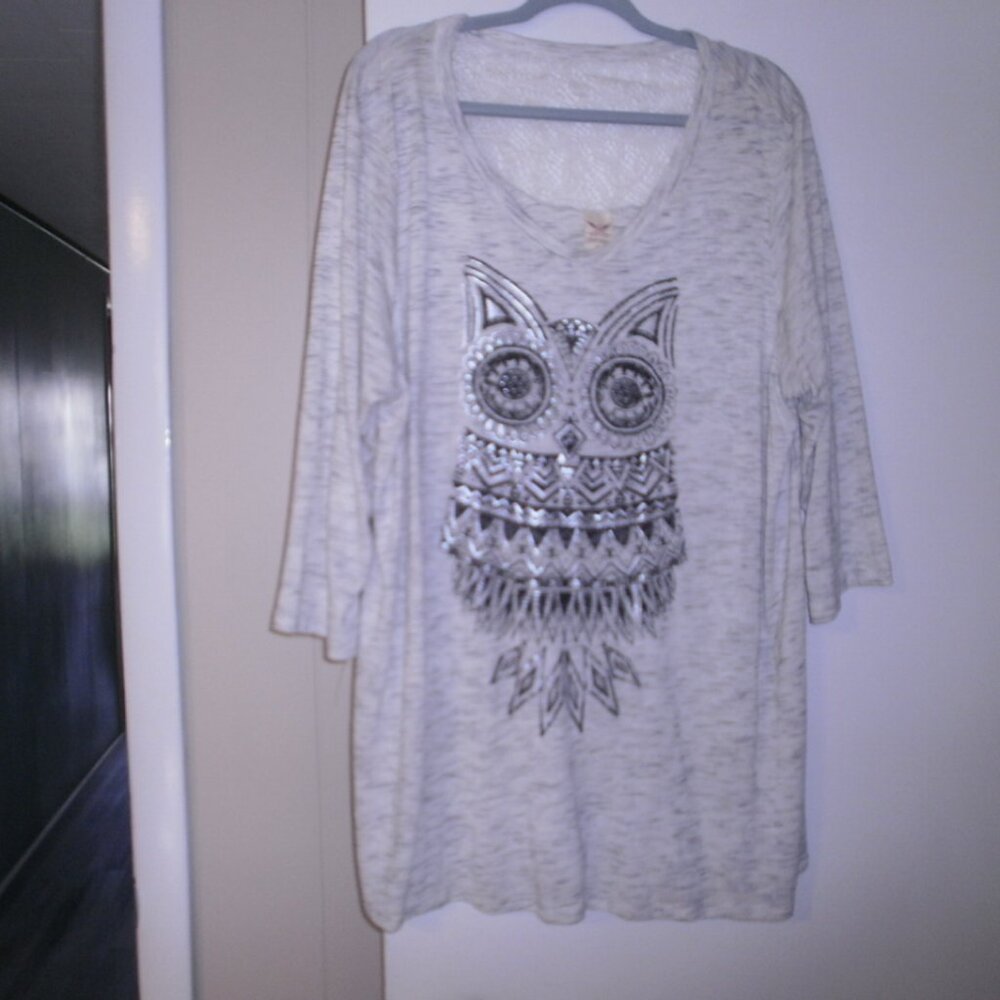 Woman's 2X top Faded Glory Owl